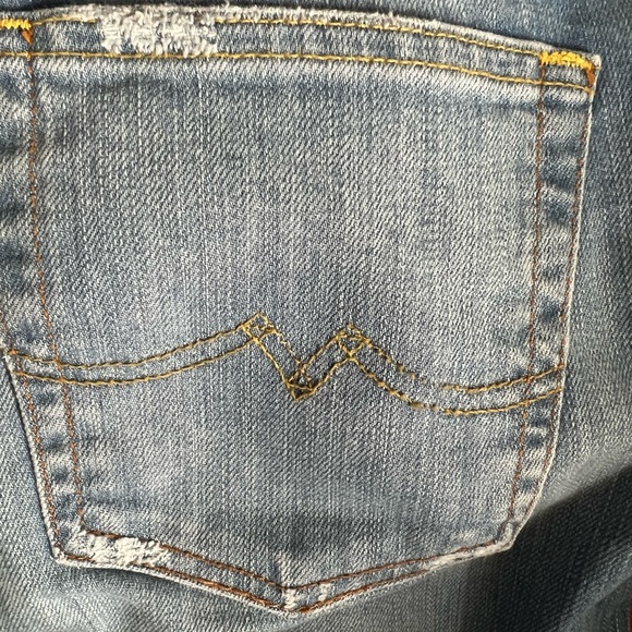 Lucky brand jeans. Size 4 length 27. Slightly distressed and flared - Picture 9 of 9